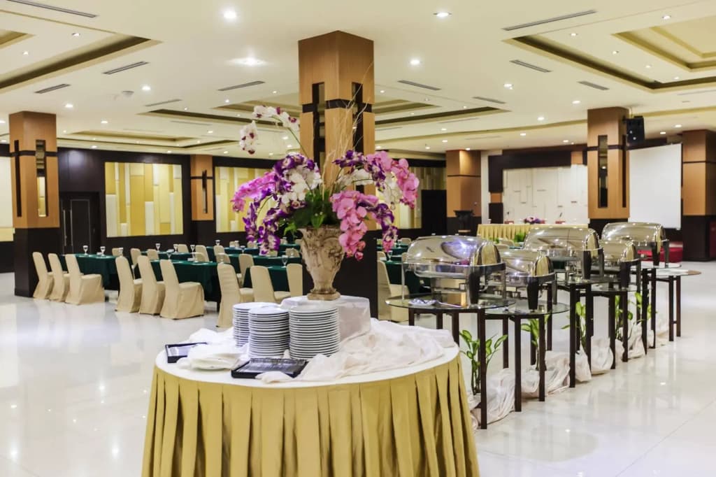 Hotel Orchardz Jayakarta - photo 17
