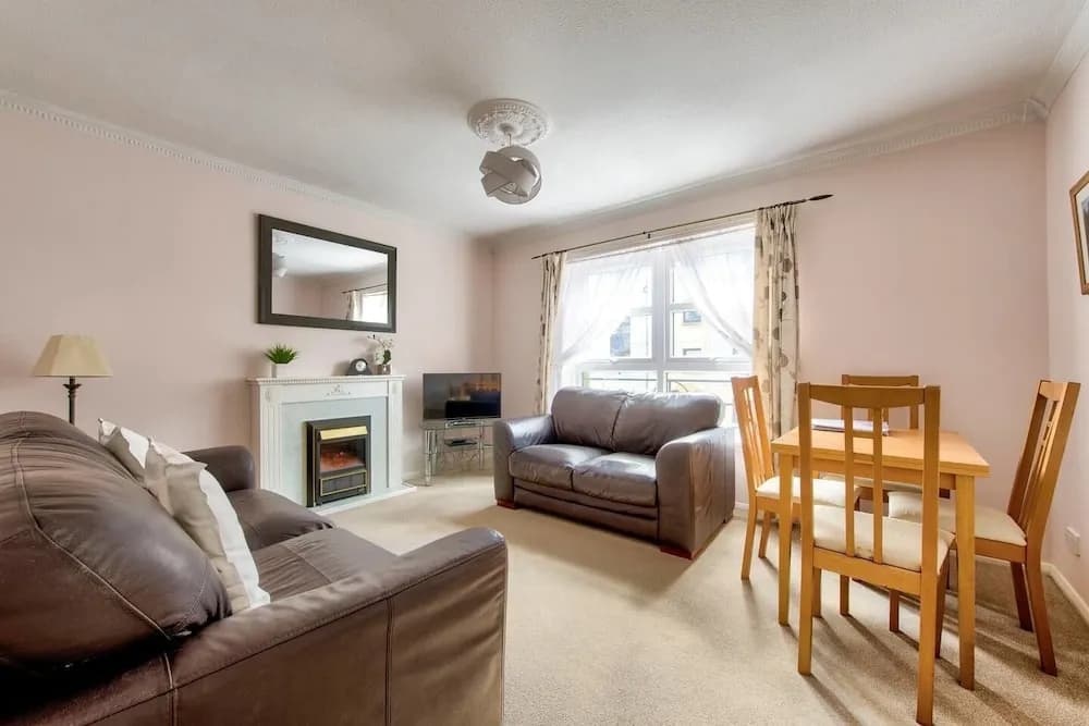 Spacious 2bed Close to City Centre - photo 6