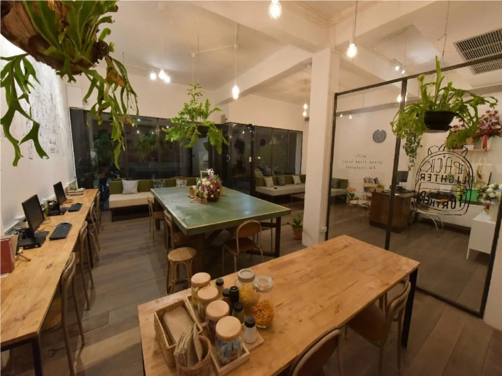 Green Sleep Hostel - photo 31