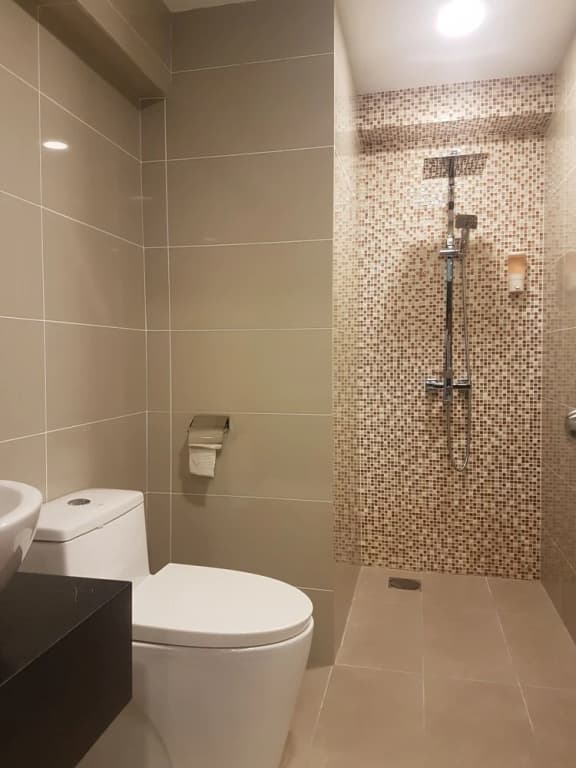 D'Latour Condo by LL - photo 8