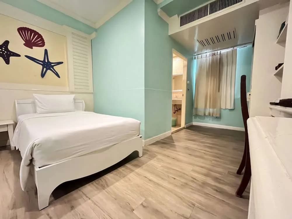 B Buri Hotel - photo 5