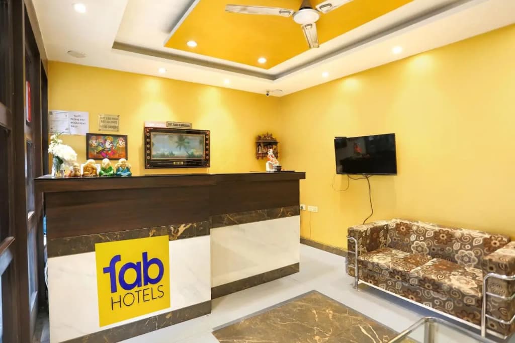 The Under Bridge Hotel & Cafe - photo 5
