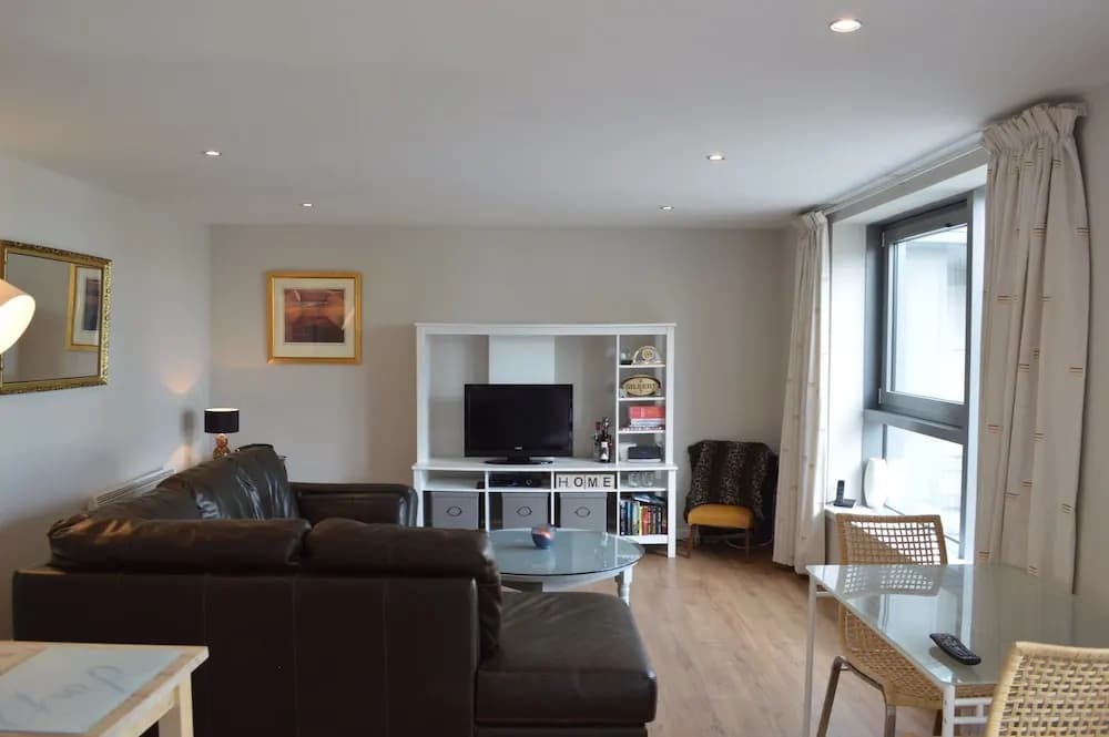 2 Bedroom Apartment By The Sea - photo 2