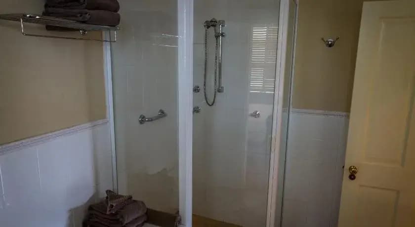 Tizzana Winery Bed & Breakfast - photo 9