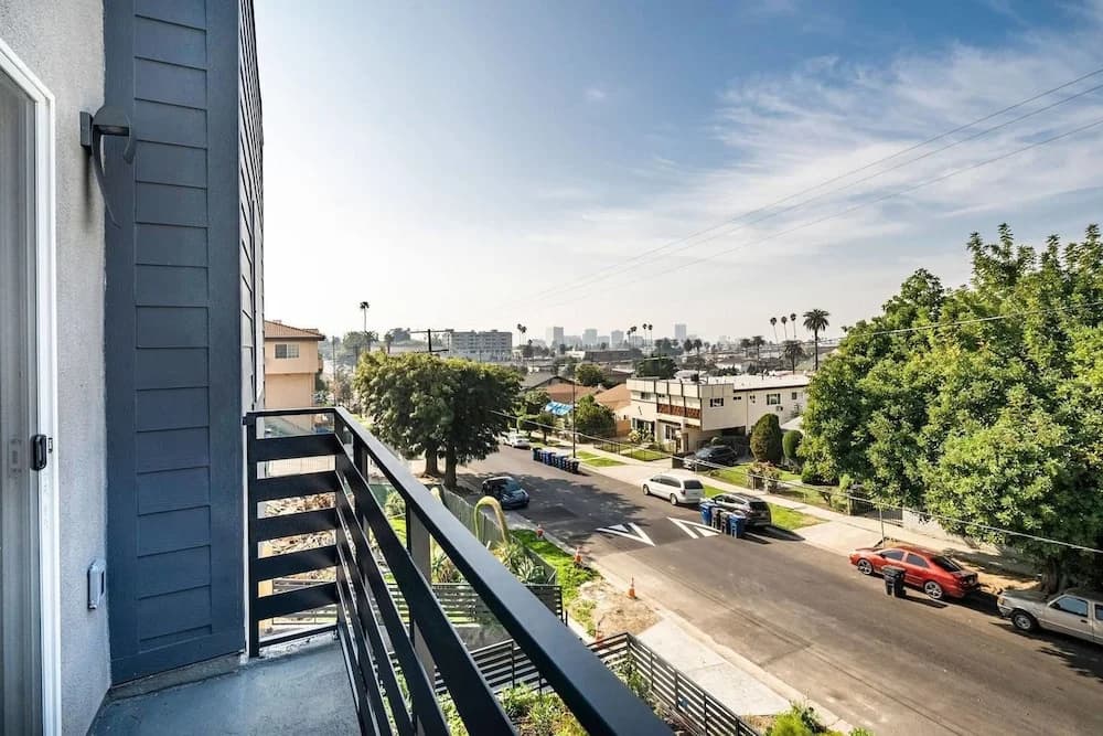 Brand NEW Luxury 3bdr Townhome In Silver Lake - photo 9