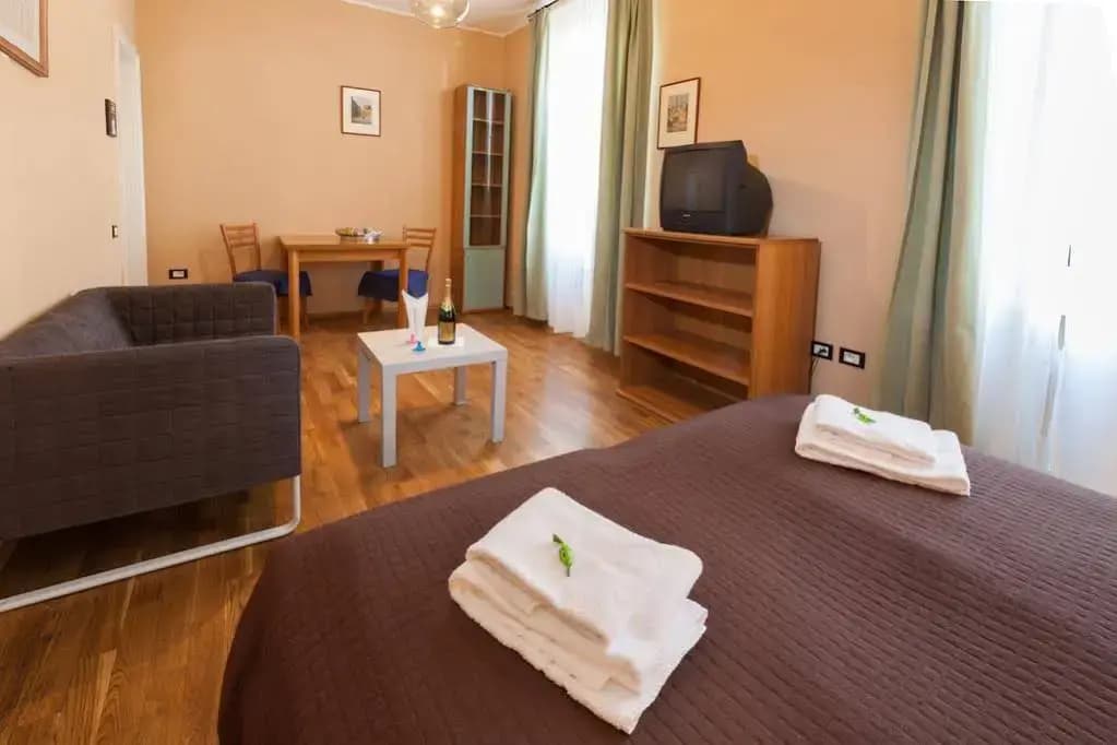 Hotel La Madeleine - photo 3