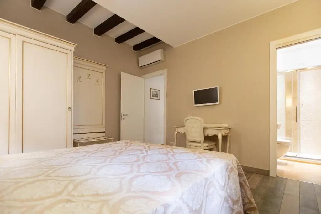 Doge's House - photo 3