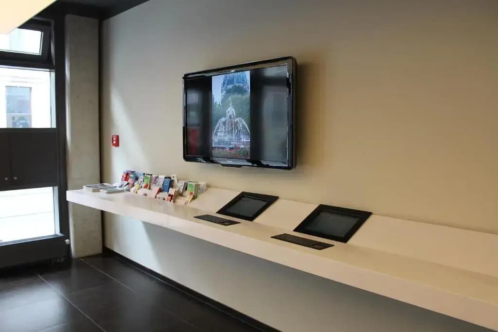 easyHotel Berlin Hackescher Markt - photo 11
