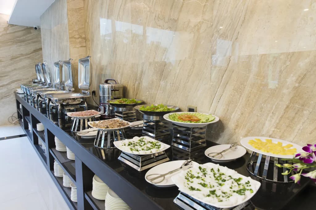 Meriton Hotel - photo 13