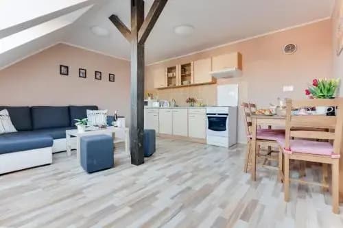 Jane's Attic Apartment - photo 19