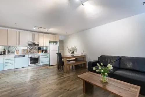 Bondi Breeze Apartment - photo 19