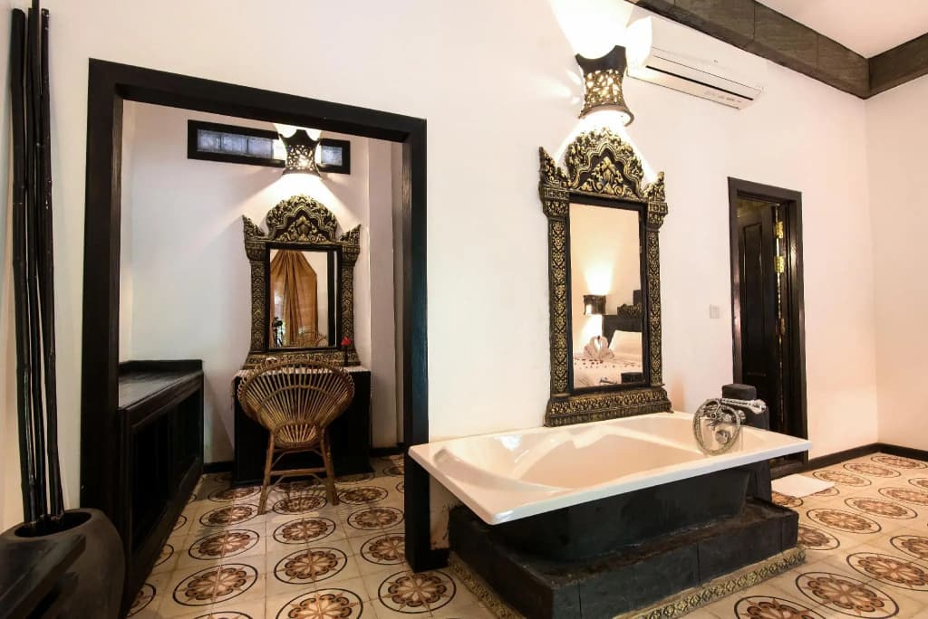 Petit Temple Suite & Spa - photo 15