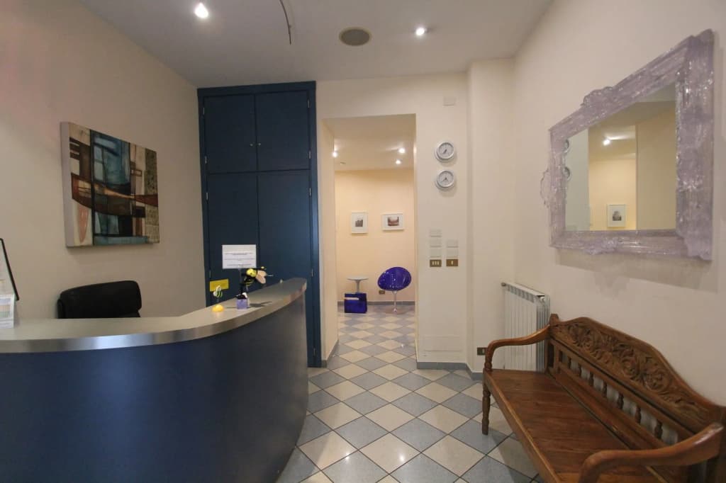 The Beehive Hostel - photo 12