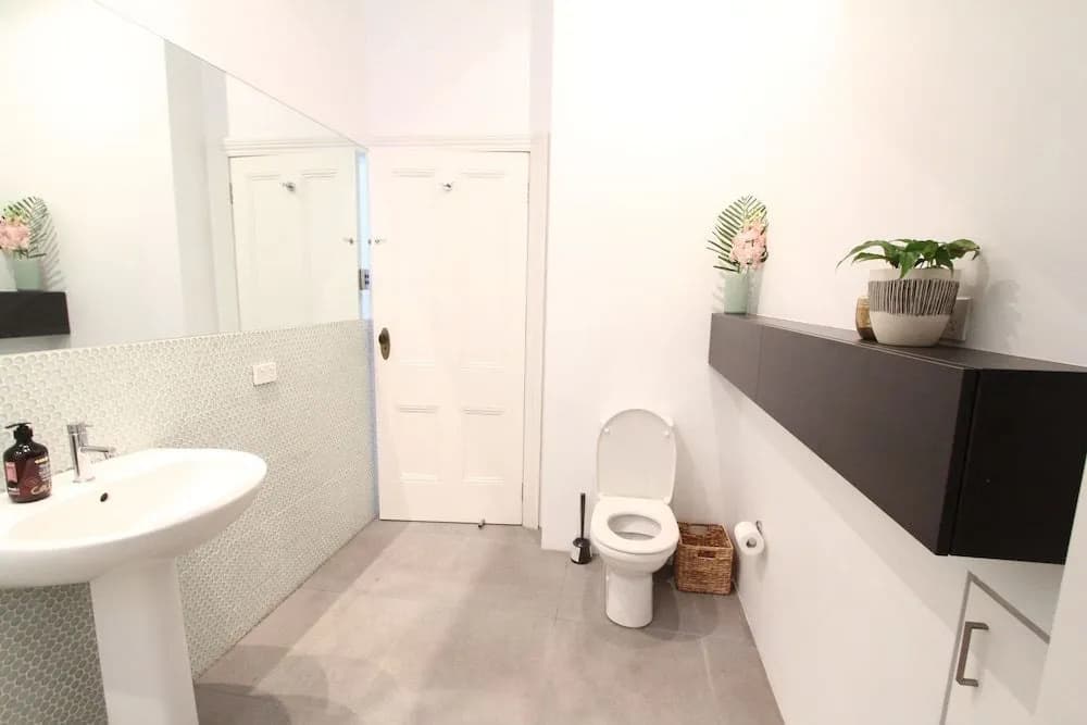 Beautiful Manly Beach House - photo 8