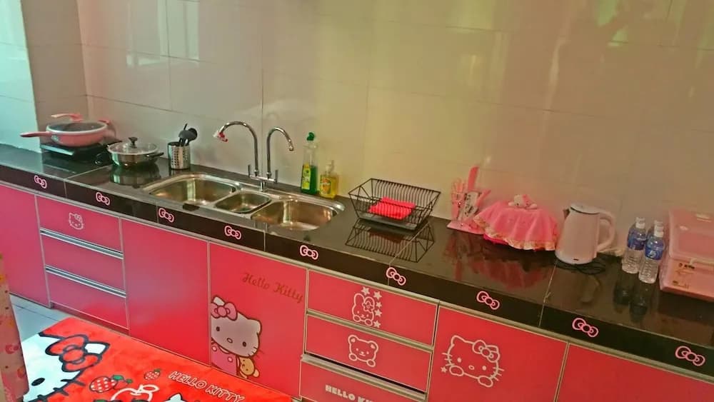 Hello Kitty Signature Suite - photo 41
