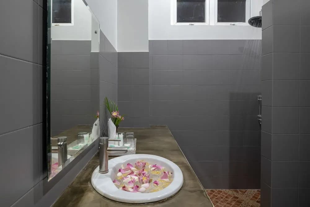 Home Boutique - photo 9