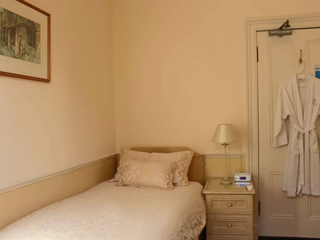 Highfield Guest House - photo 3