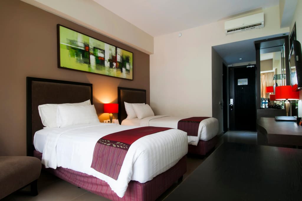 100 Sunset Hotel - photo 4