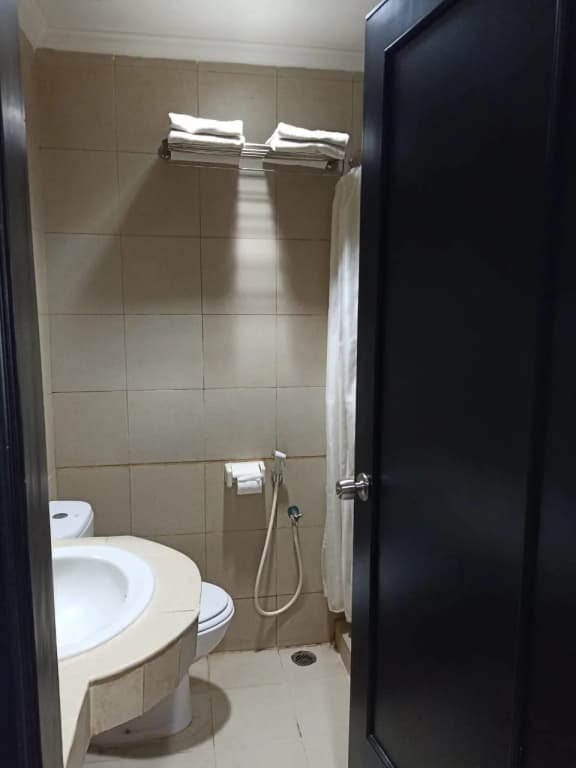 Hotel Mega Cikini - photo 9
