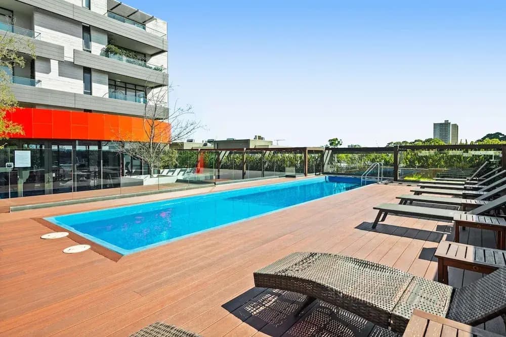 Stylish 2-bed Apartment Near MCG - photo 10