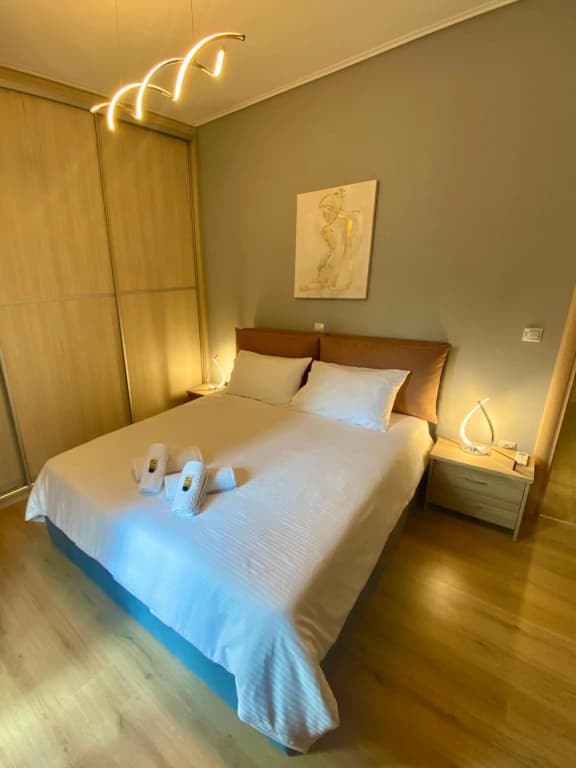 Luxury suite 10’ from the center - photo 2