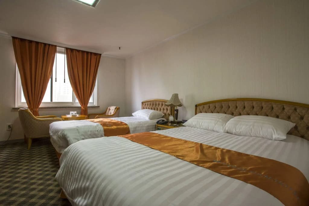 Kyungnam Tourist Hotel - photo 3