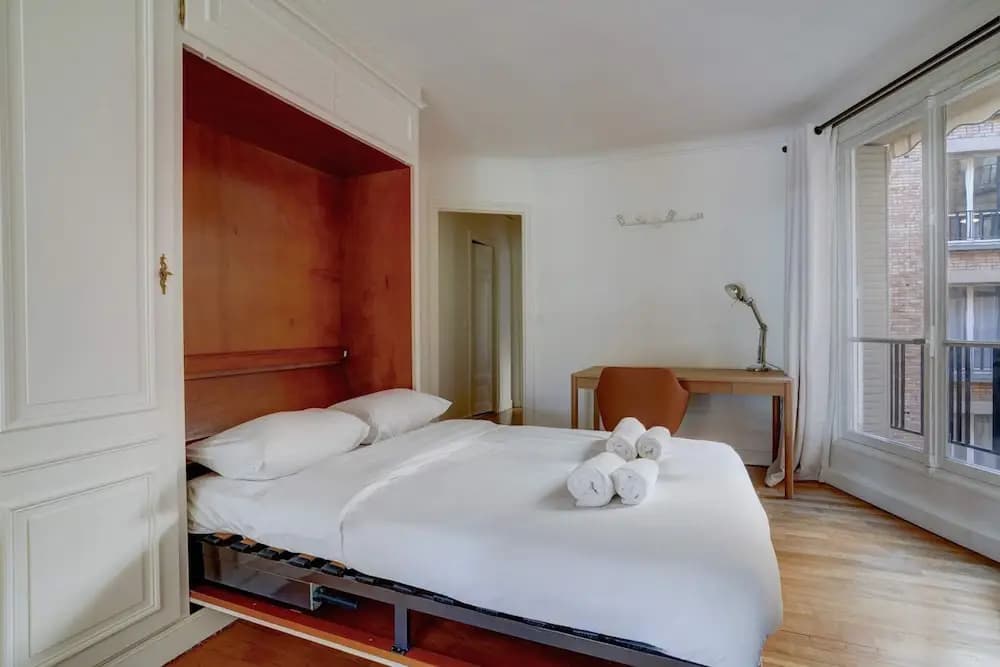 Passy Glow 2BR Home in the 16th Arrondissement - photo 6