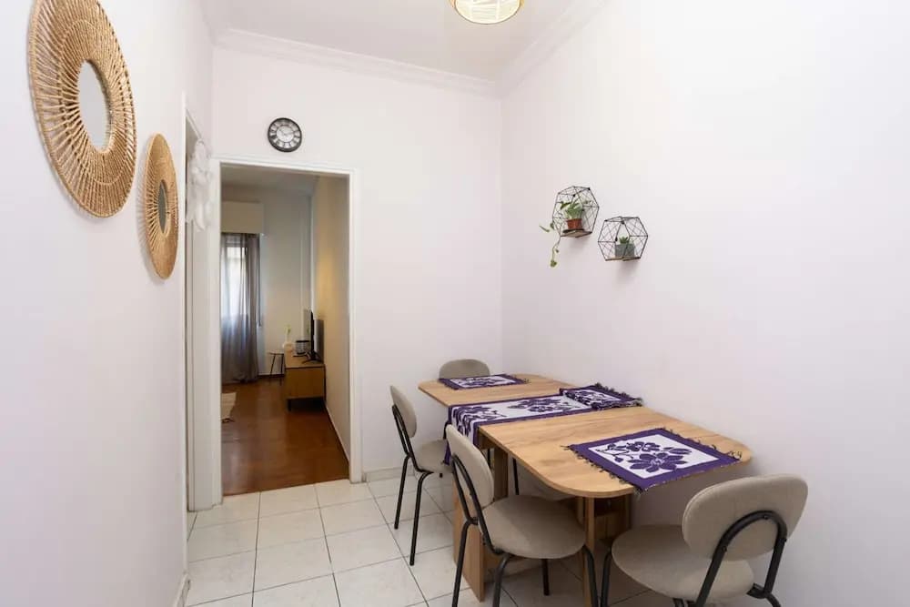 Central Athens Fully-equipped Getaway in Victoria - photo 14