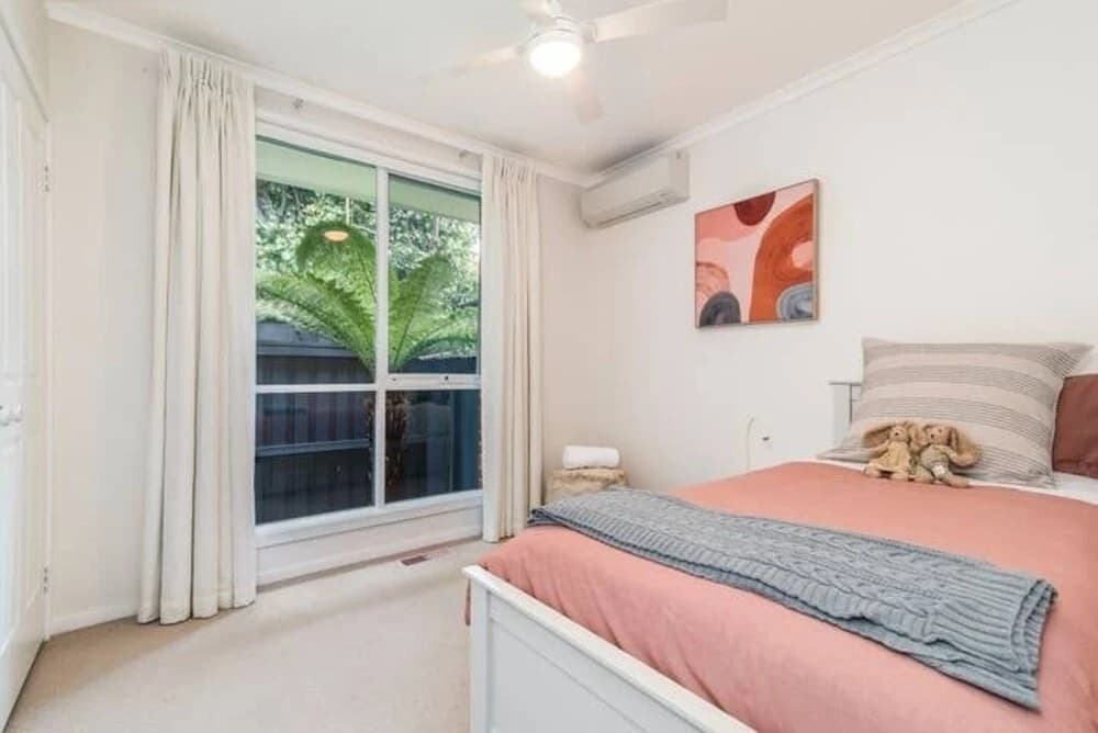 Chiiled Out Cottage In Hampton - main photo