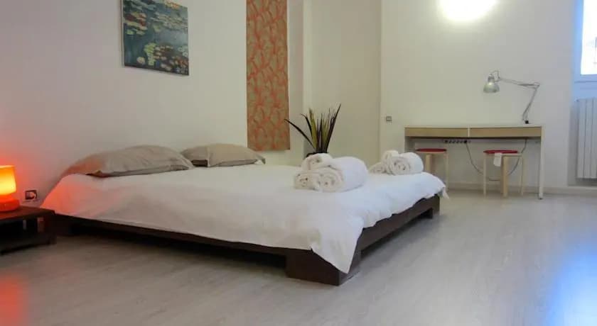 Temporary House - Milan Navigli - main photo