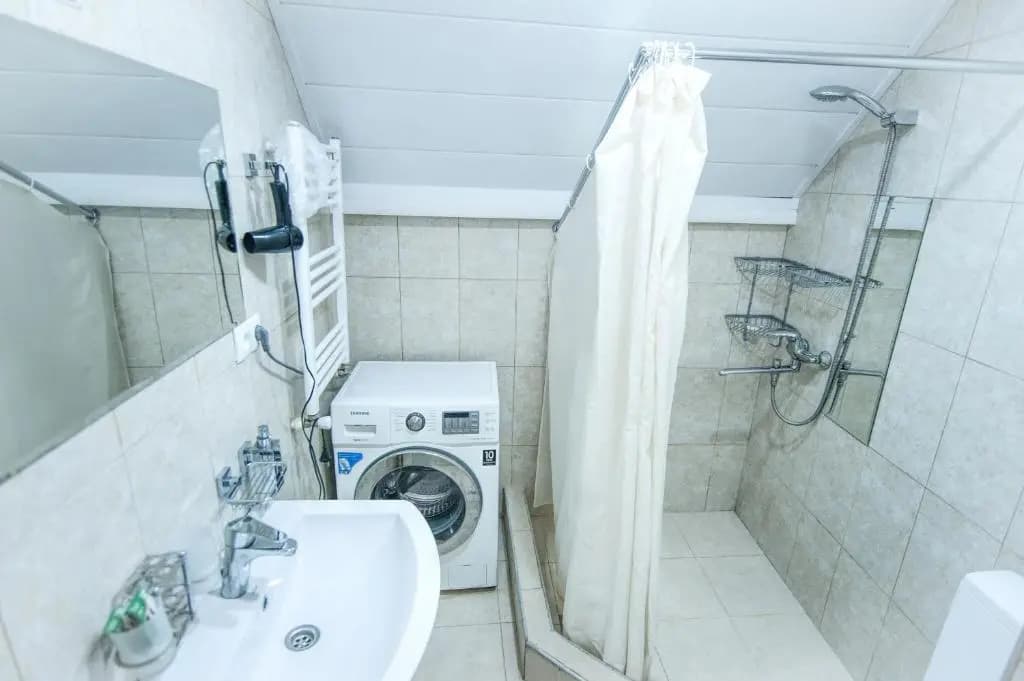 White Apartment Old Tbilisi - photo 6