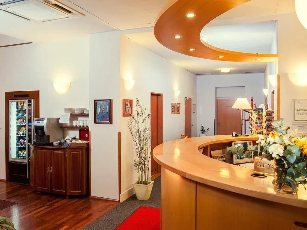 Cloister Inn - photo 2