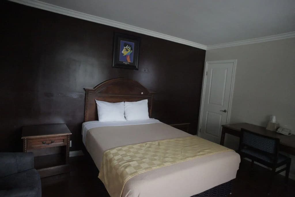 LA Royal Viking Apartments - photo 5