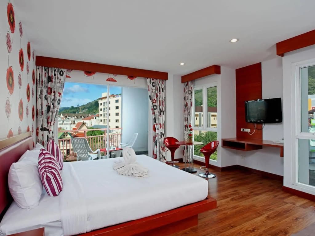 B Bossa Patong Hotel - photo 3