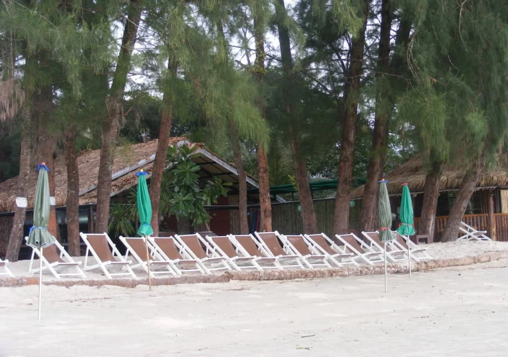 J2B Beach Bungalows - photo 16