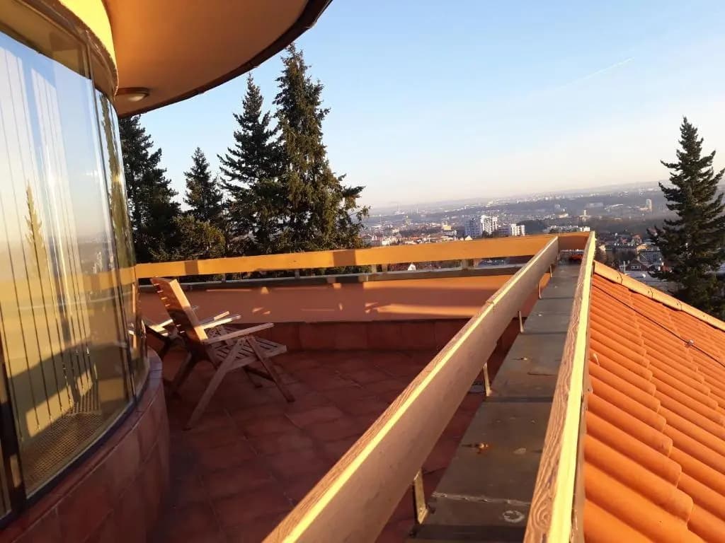 Flying House - photo 15