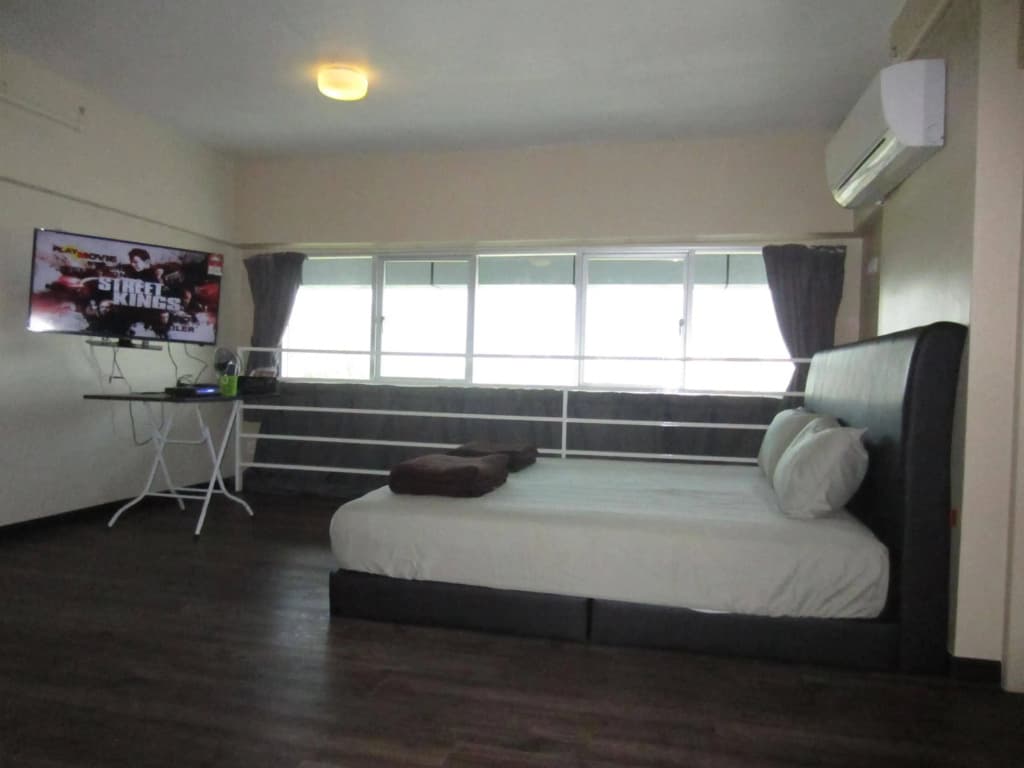 Ideal CEO Office Suite Guesthouse - photo 2