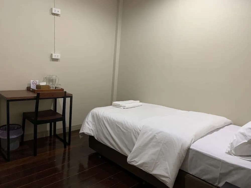 Achcha Hotel - Itsaraphap Mrt Station - Wat Arun - photo 6