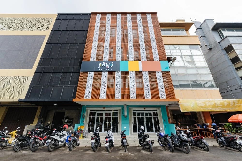 Sans Hotel Cengkareng - photo 3