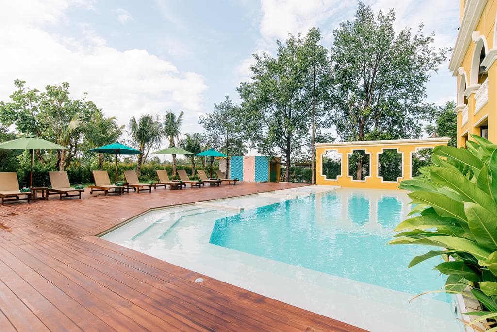 ROYAL PINEAPPLE HOTEL | A Welcome to Wealth and Good Fortune - photo 14