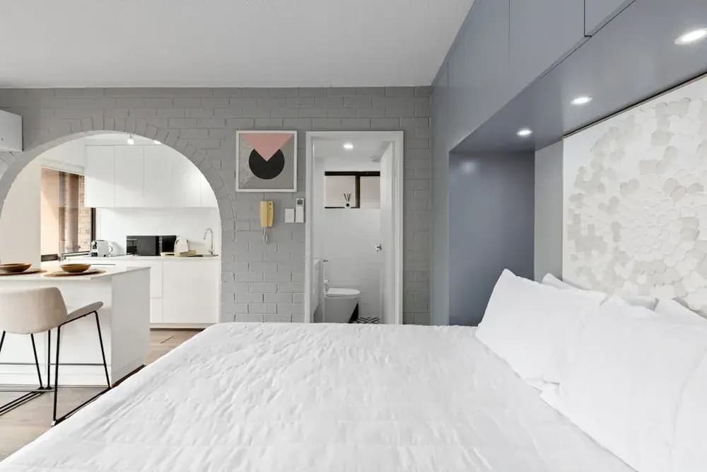 Chic Studio With Pool Overlooking the City - photo 5