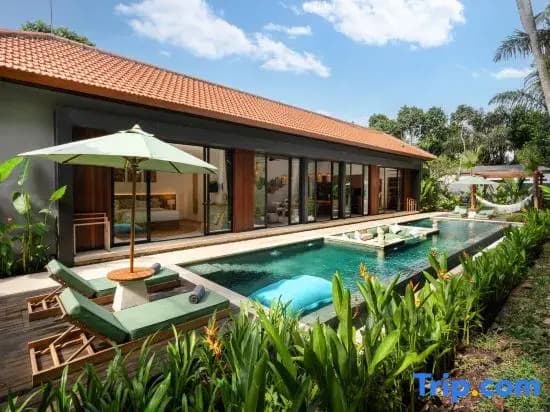 Villa Surya by BaliSuperHost - photo 4