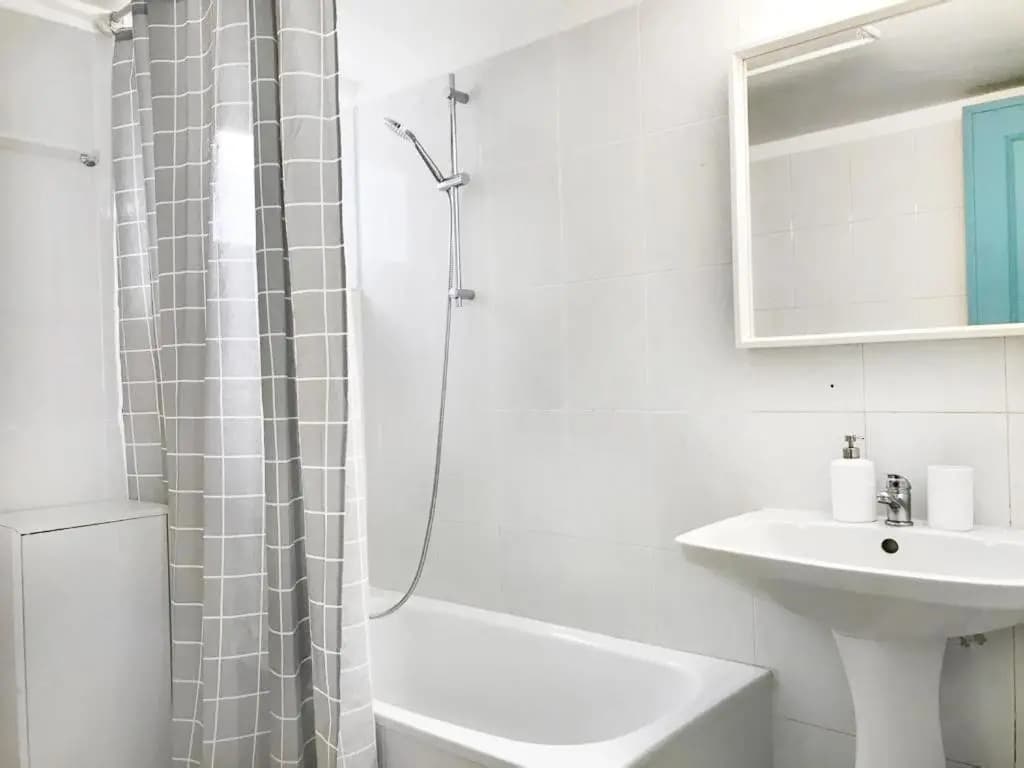 Riverside Apartment 42 - Lisbon - photo 8