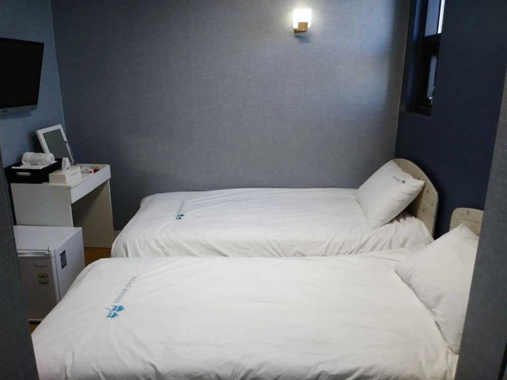 Roadhouse Shinchon - Hostel - photo 4