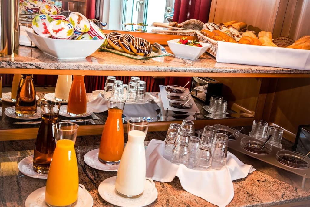 Hotel Corvinus - photo 9