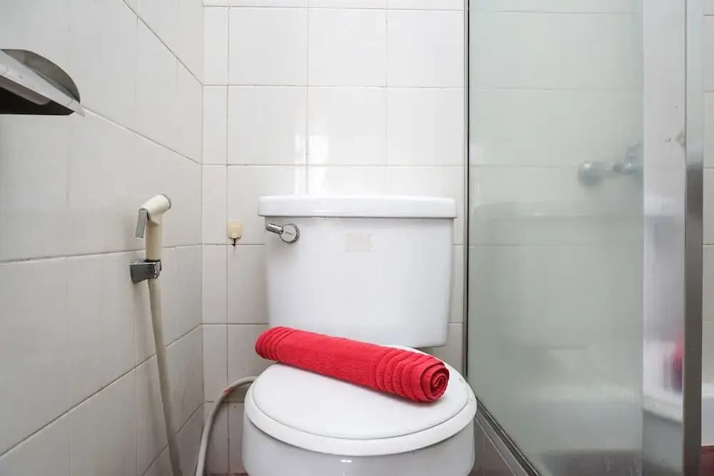 2Br with Pool View at Beverly Tower Apartment - photo 7
