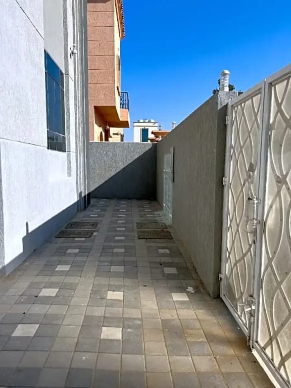 Modern Villa in Ajman 5master rooms - photo 15