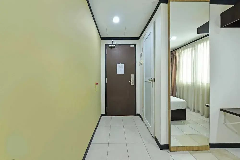 OYO 91009 One Enigma Hotel - photo 6
