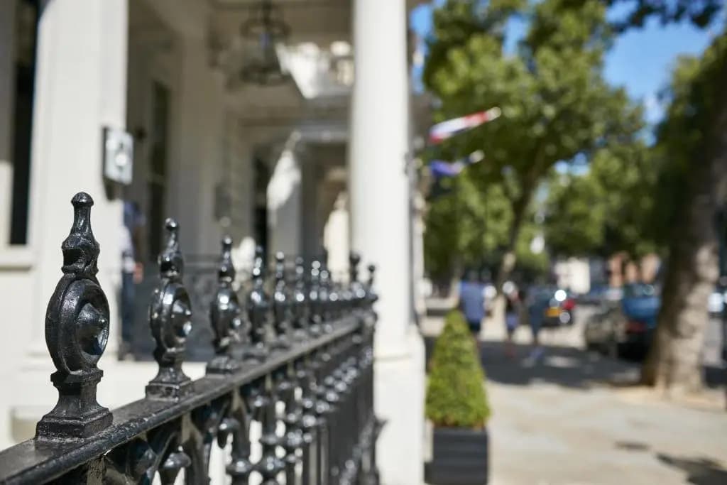 The Queens Gate Hotel - photo 14
