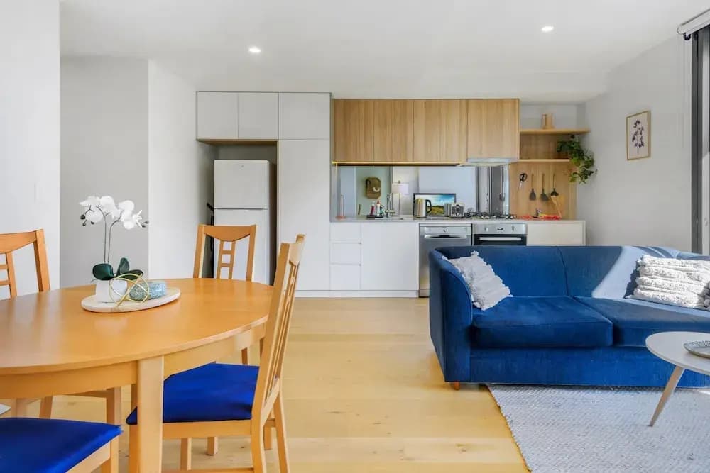Cosy 1-bed With Private Balcony By Showgrounds - photo 10